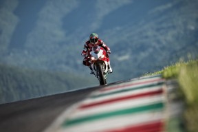 开云体育官网-凯恩火力全开！英超季后赛硬碰国际米兰，辽宁男篮誓止连败